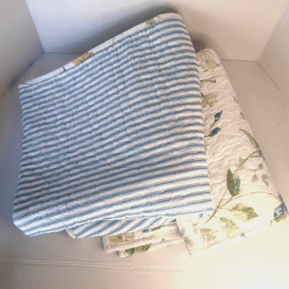 NWT CRACKER BARREL STORE Blossom / Stripe Reversible Quilted Sham Set